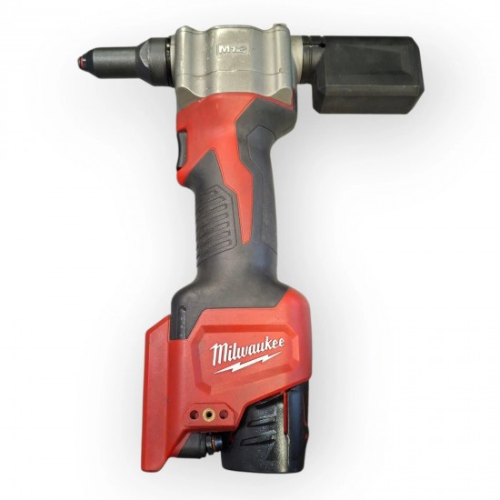 Заклёпочник аккумуляторный Milwaukee M12 BPRT-0 
